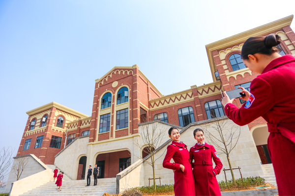 2020年四川旅游航空专修学院招生简介，昆明职高可以来成都学习航空专业吗?_招生信息