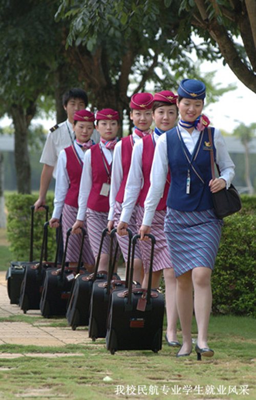 南充邮电工业学校2020-航空空乘招生(中专+大专)_招生信息